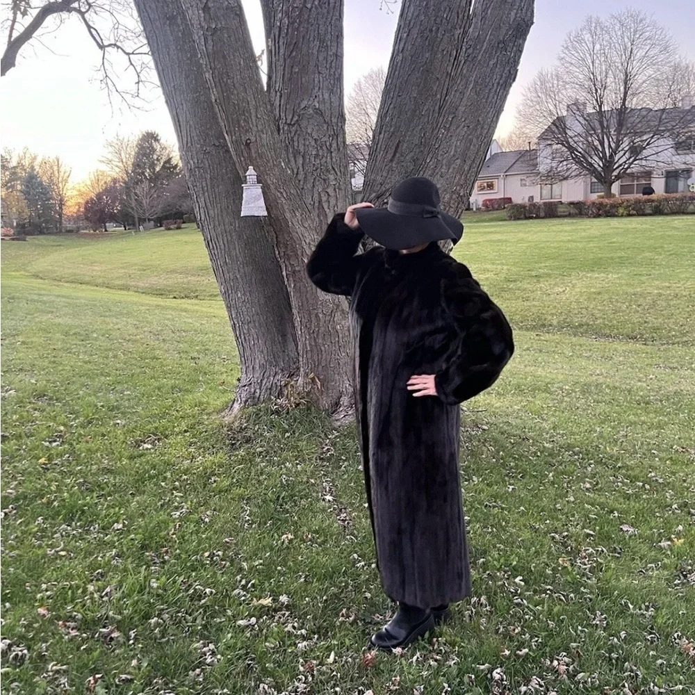 York Furrier Genuine Mink Fur Coat By Bill Blass Mahogany Stand Collar L/XL - Picture 8 of 15